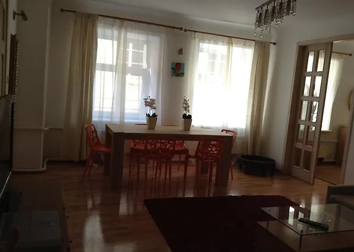 Apartment Cheap And Chic Riga