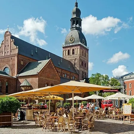 Cheap And Chic Apartment