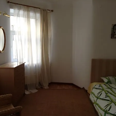 Cheap And Chic Apartment