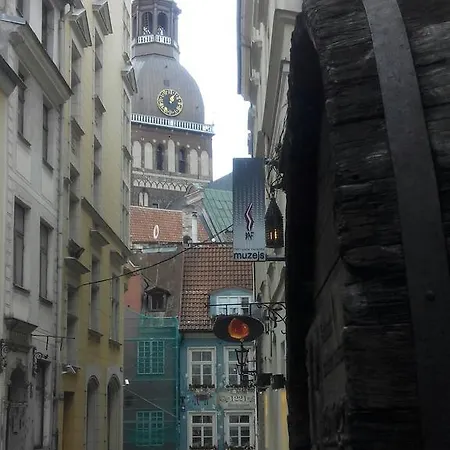 Cheap And Chic Apartment Riga